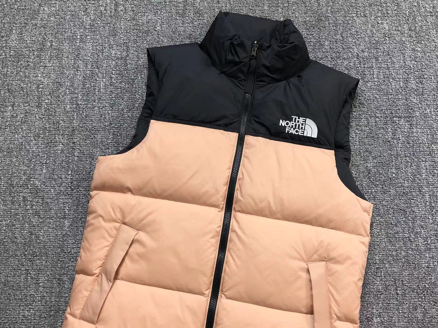 the-north-face-1996-retro-nuptse-vest-pink-4-Drip Store Argentina