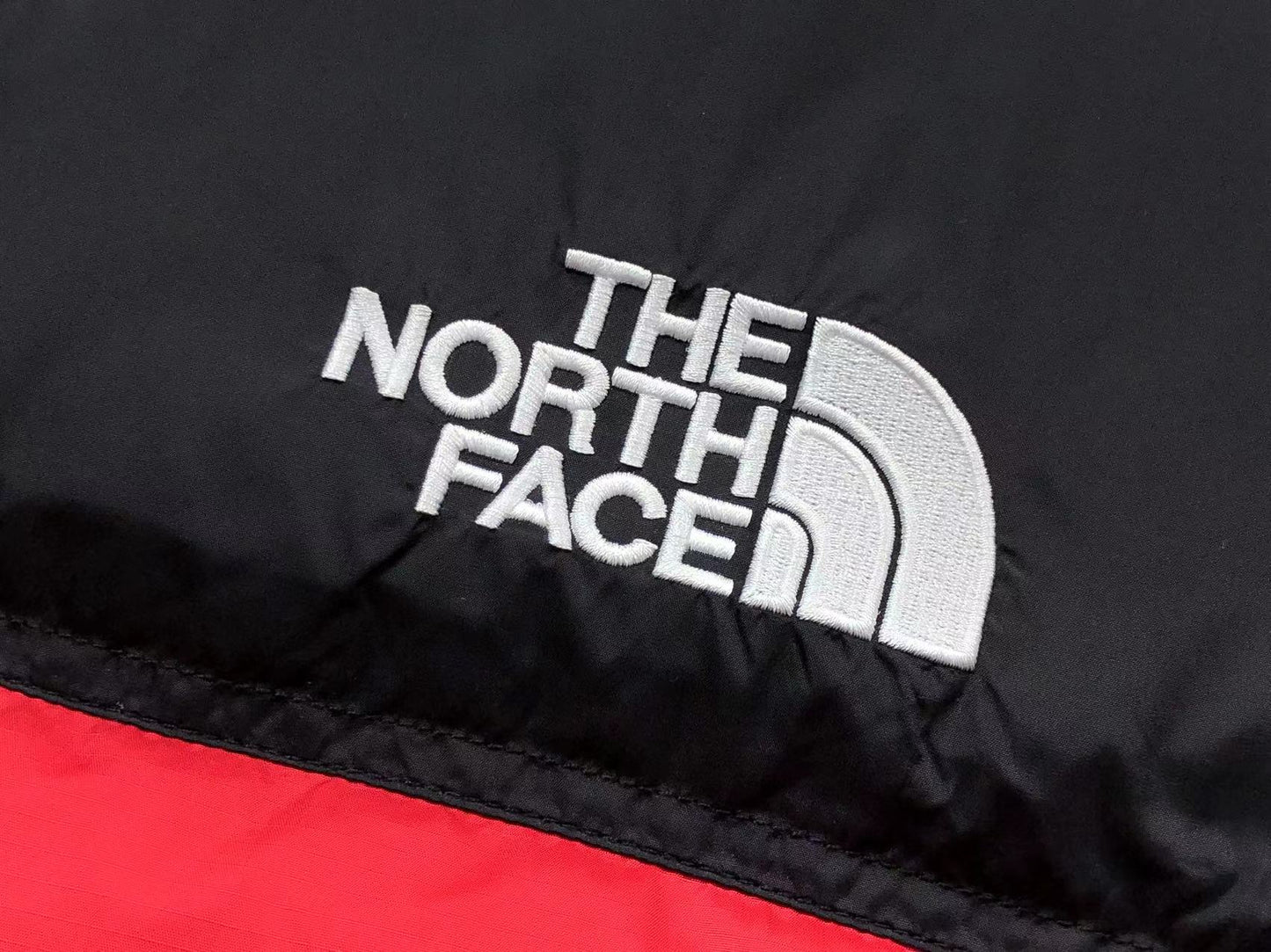 the-north-face-1996-retro-nuptse-vest-red-5-Drip Store Argentina