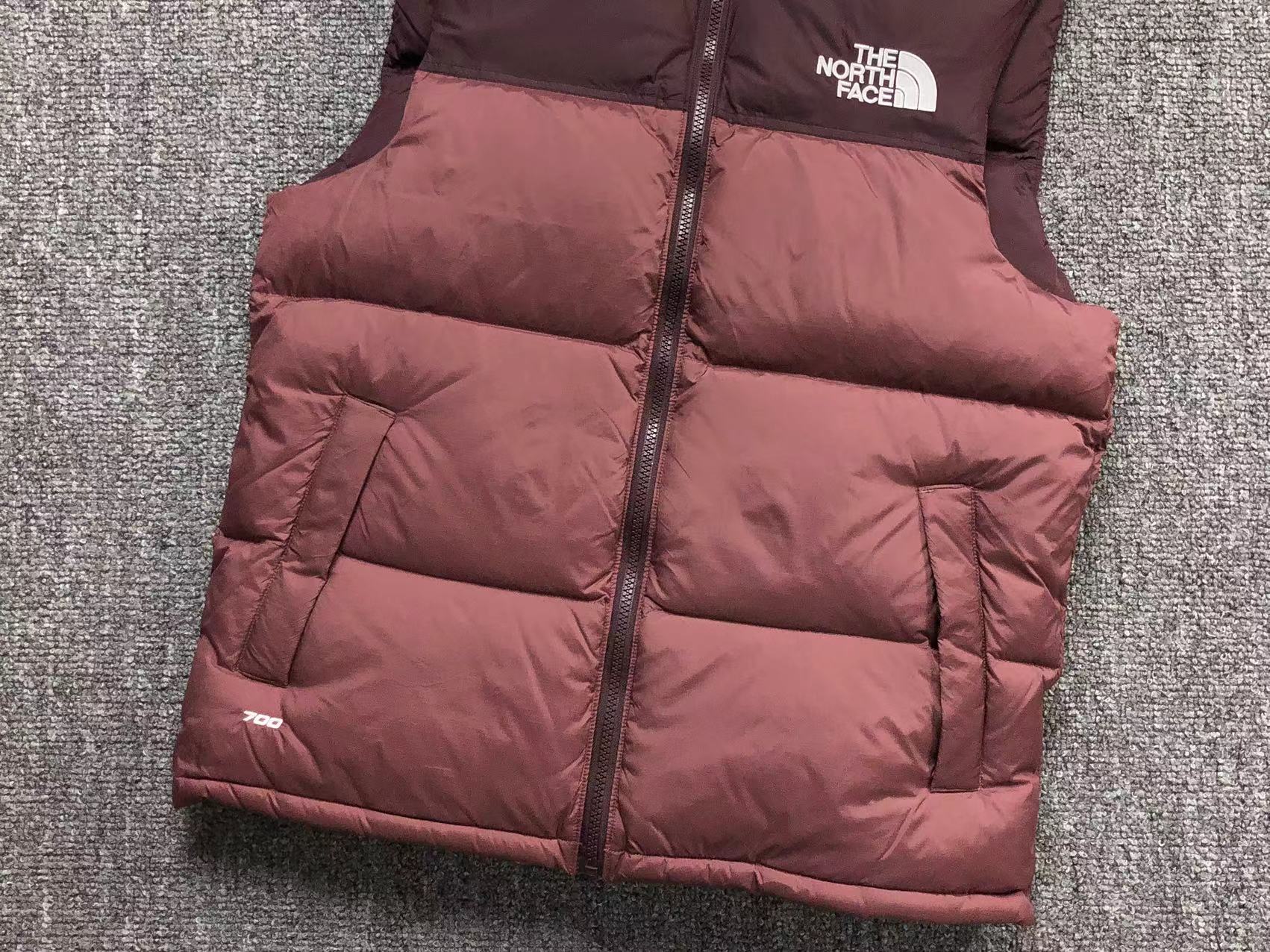 the-north-face-1996-retro-nuptse-vest-red-7_84a80108-Drip Store Argentina