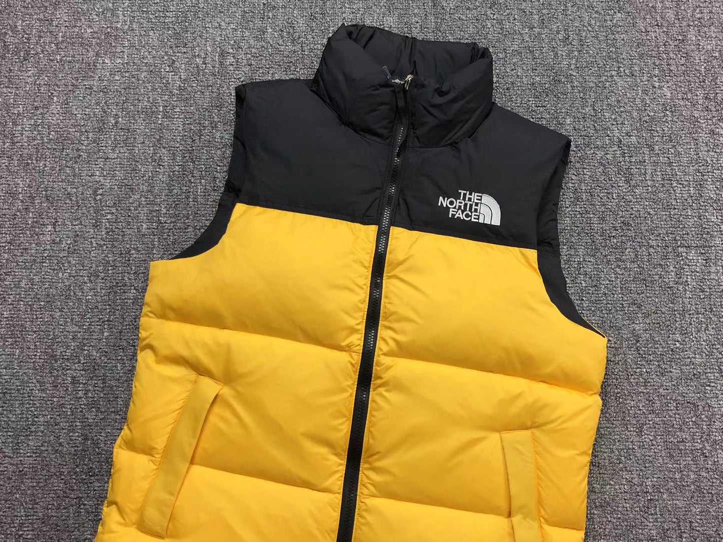 the-north-face-1996-retro-nuptse-vest-yellow-4-Drip Store Argentina