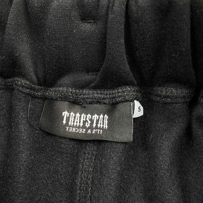 trapstar-chenille-decoded-tracksuit-black-candy-11-Drip Store Argentina