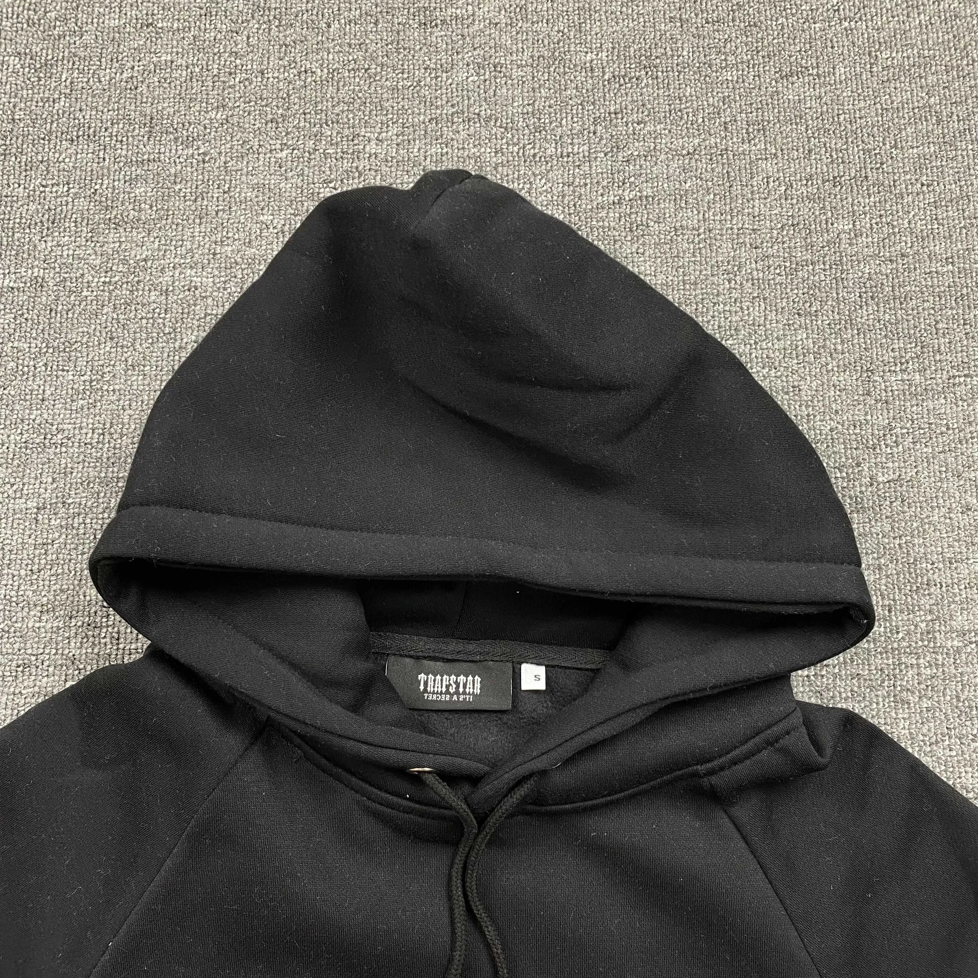 trapstar-chenille-decoded-tracksuit-black-candy-12-Drip Store Argentina