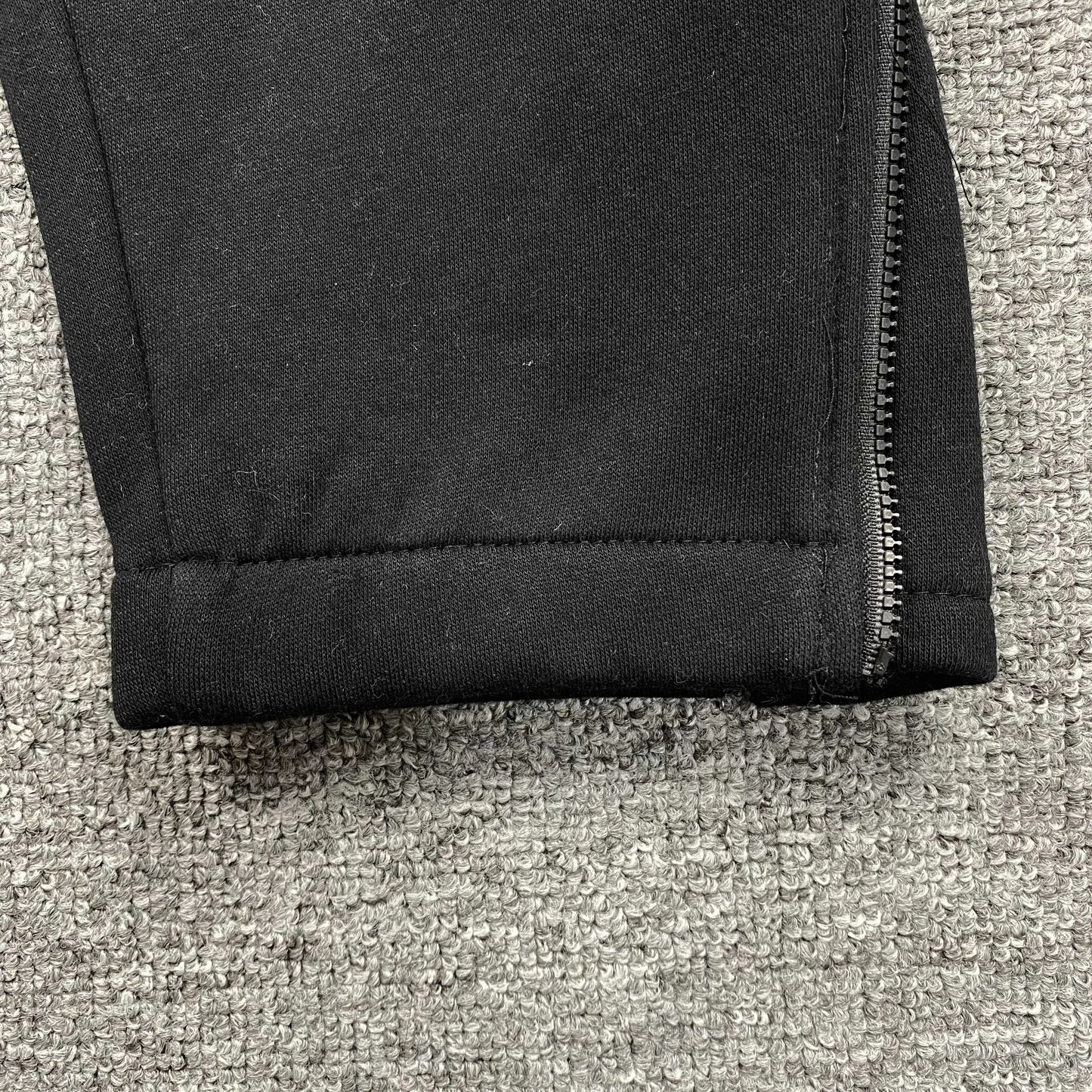 trapstar-chenille-decoded-tracksuit-black-candy-8-Drip Store Argentina