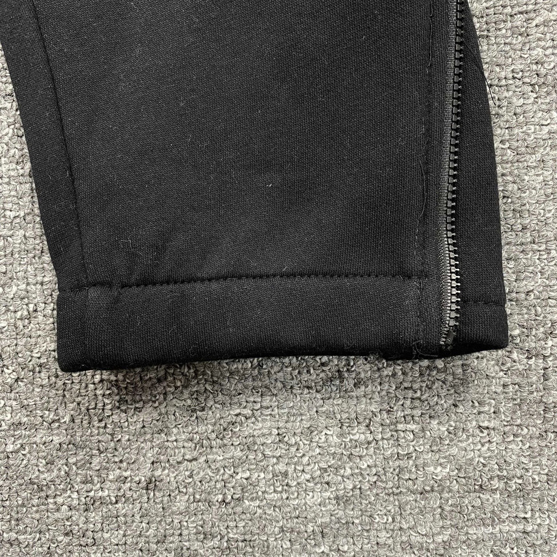 trapstar-chenille-decoded-tracksuit-black-candy-8-Drip Store Argentina