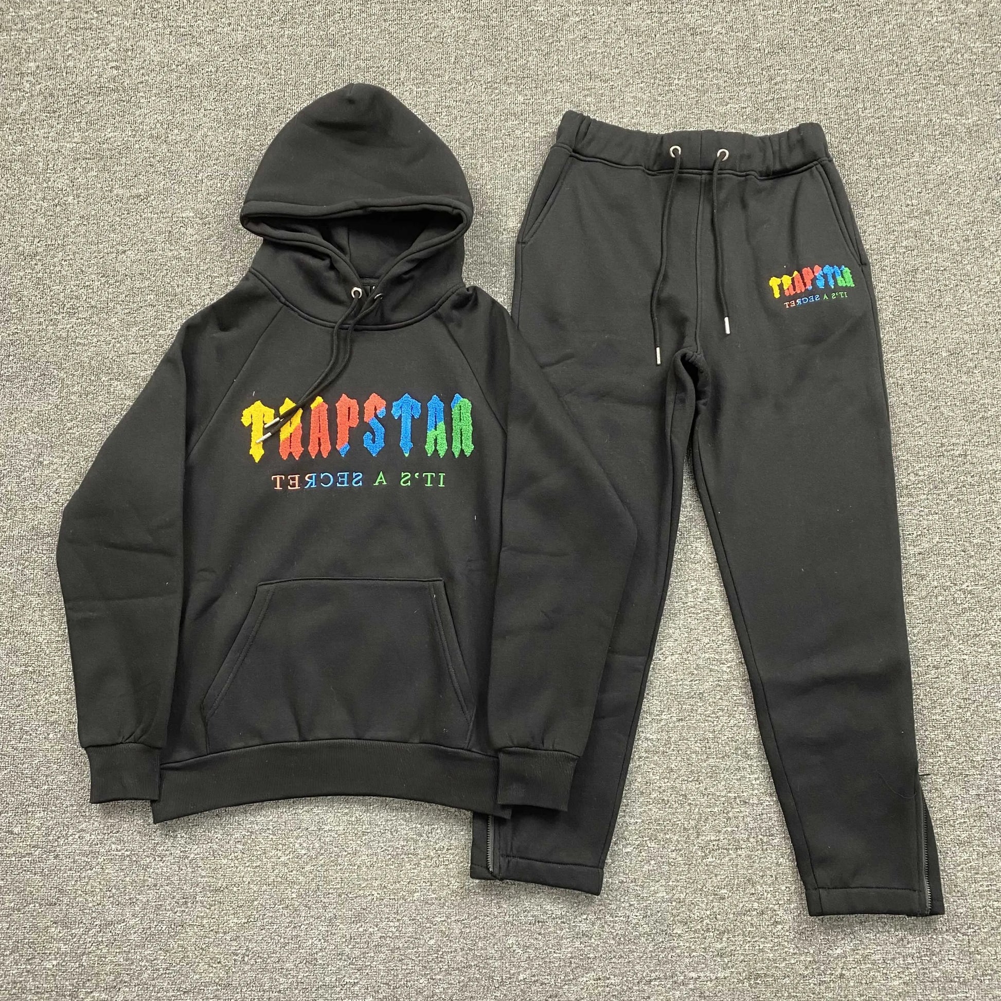 trapstar-chenille-decoded-tracksuit-black-candy-Drip Store Argentina