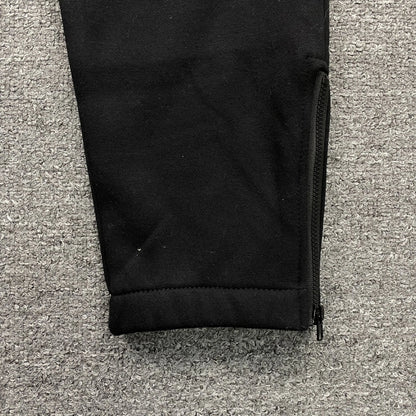 trapstar-chenille-decoded-tracksuit-black-ice-flavours-2_0-edition-11-Drip Store Argentina