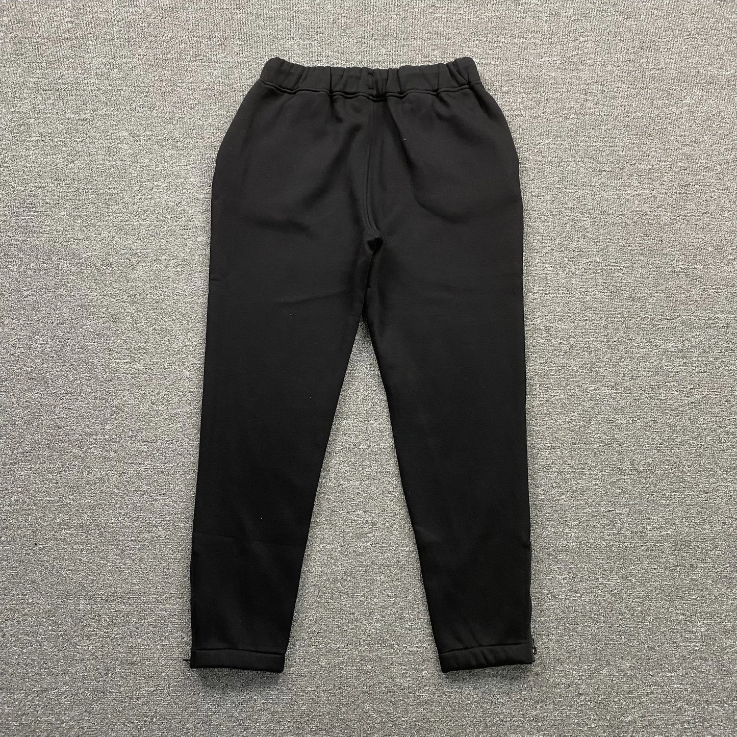 trapstar-chenille-decoded-tracksuit-black-ice-flavours-2_0-edition-13-Drip Store Argentina