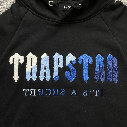 trapstar-chenille-decoded-tracksuit-black-ice-flavours-2_0-edition-2-Drip Store Argentina