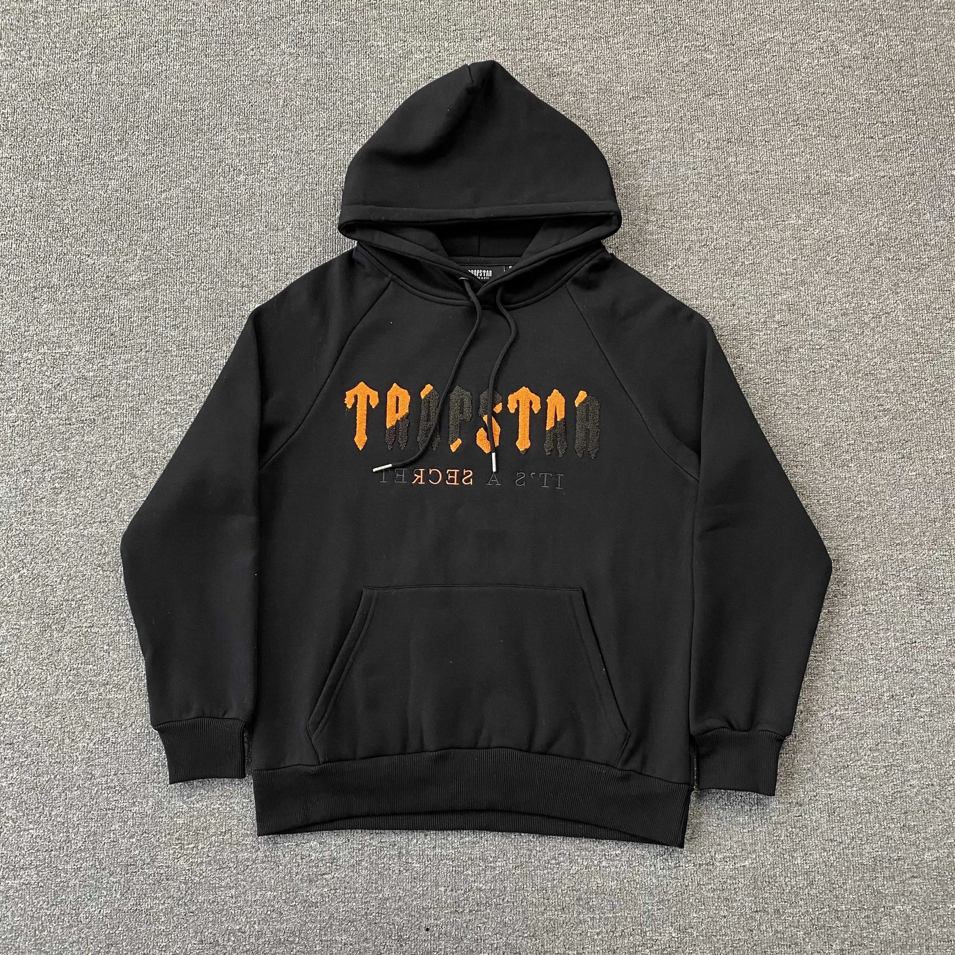 trapstar-chenille-decoded-tracksuit-black-orange-3-Drip Store Argentina