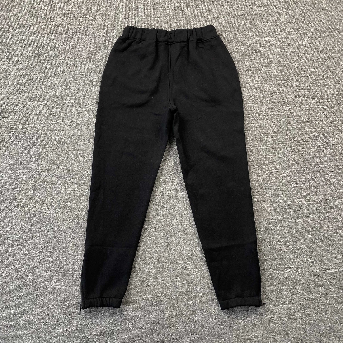 trapstar-chenille-decoded-tracksuit-black-red-13-Drip Store Argentina