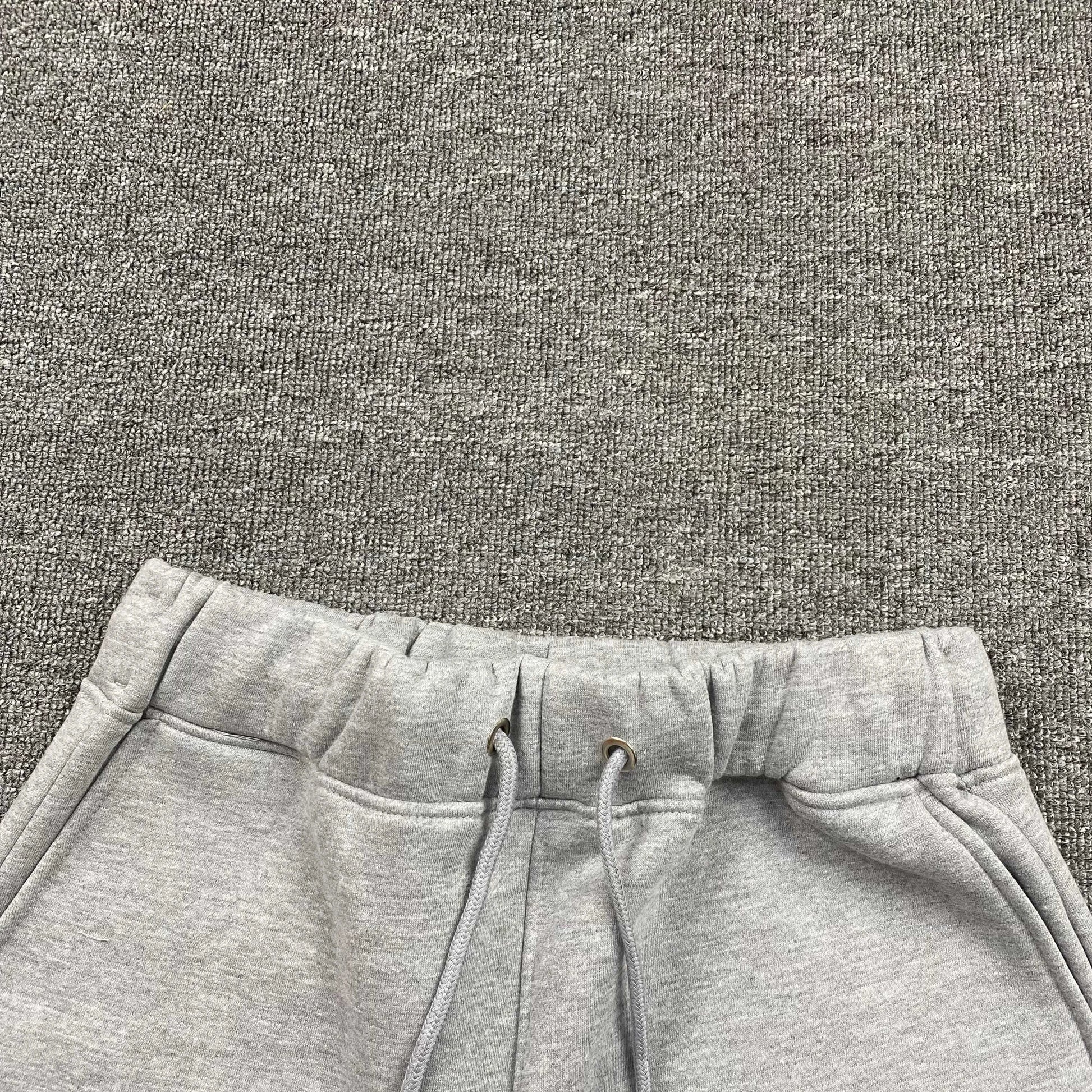 trapstar-chenille-decoded-tracksuit-grey-candy-10-Drip Store Argentina