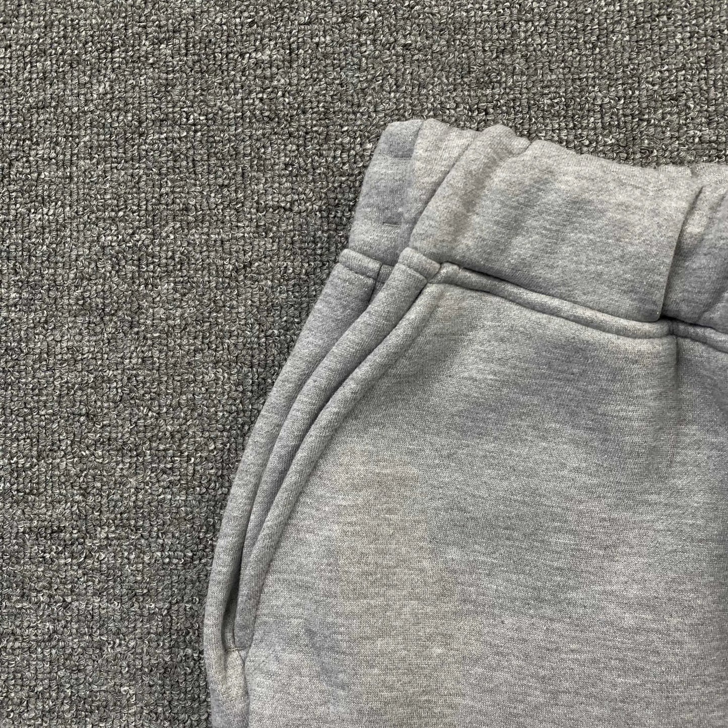 trapstar-chenille-decoded-tracksuit-grey-green-11-Drip Store Argentina