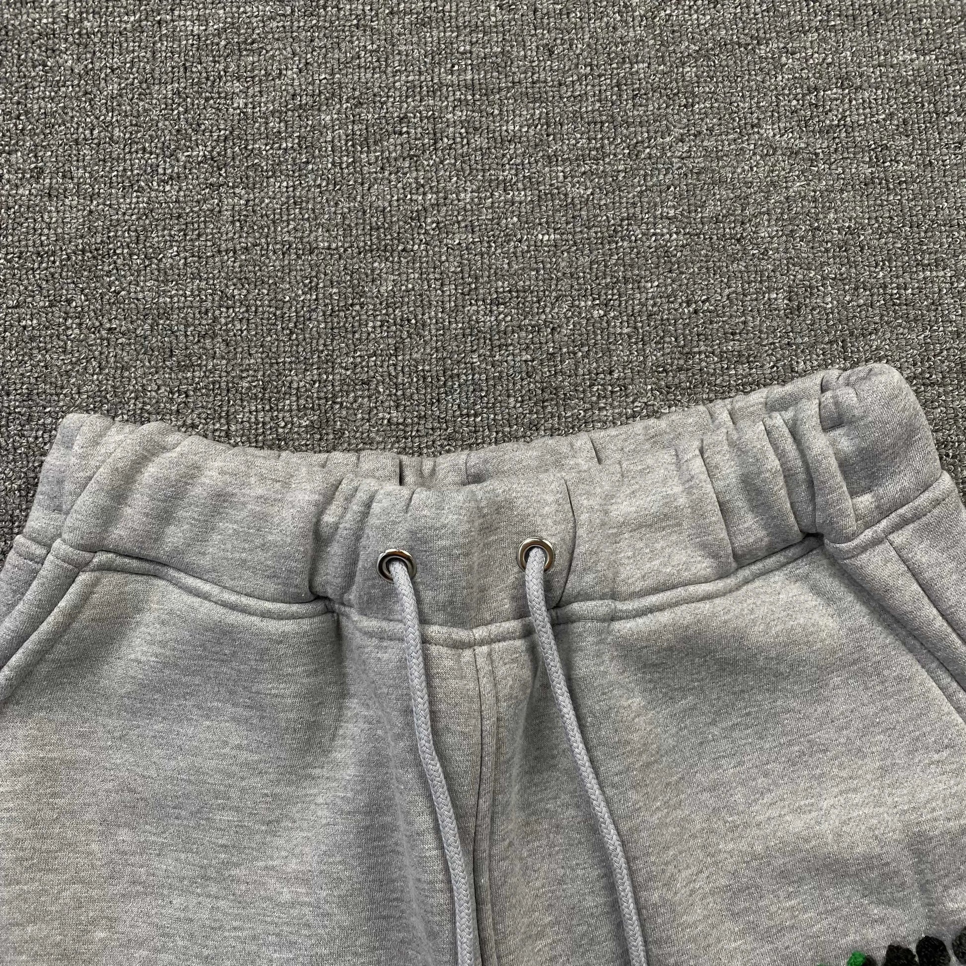 trapstar-chenille-decoded-tracksuit-grey-green-13-Drip Store Argentina