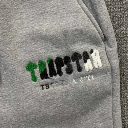 trapstar-chenille-decoded-tracksuit-grey-green-5-Drip Store Argentina
