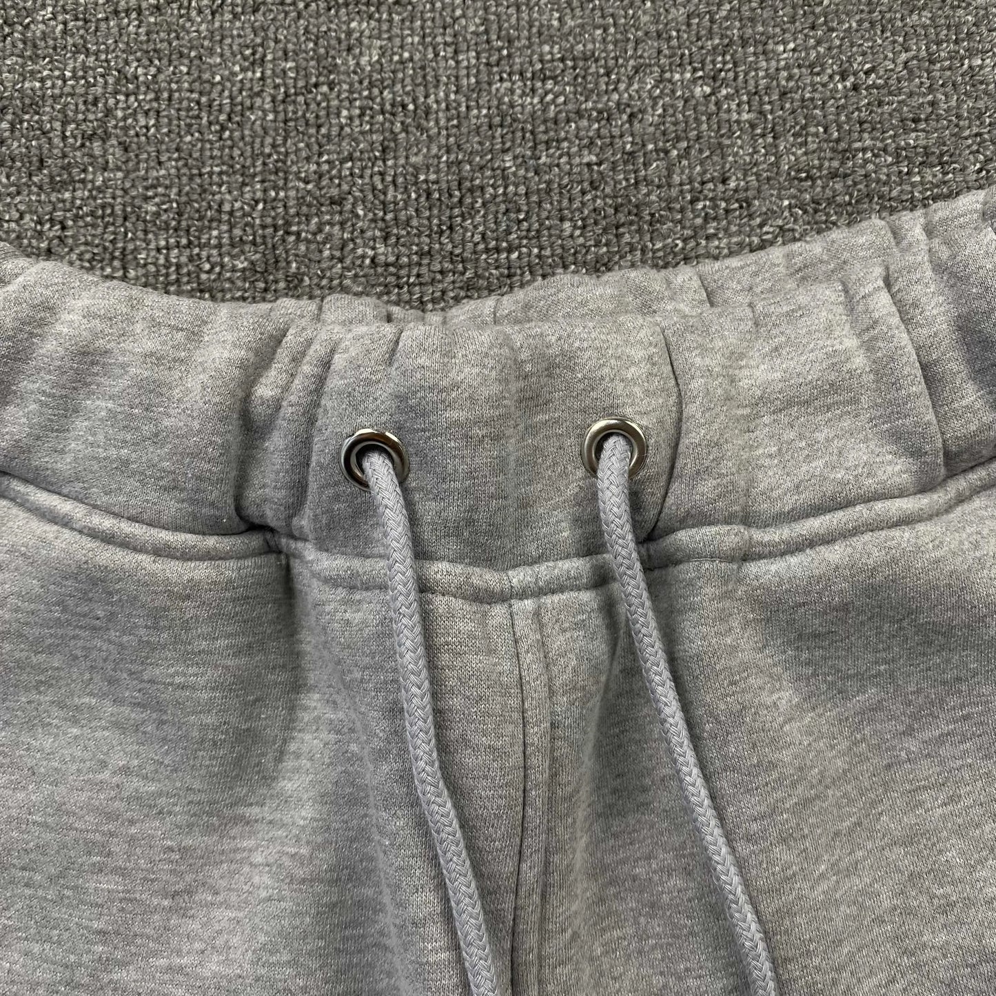 trapstar-chenille-decoded-tracksuit-grey-green-8-Drip Store Argentina