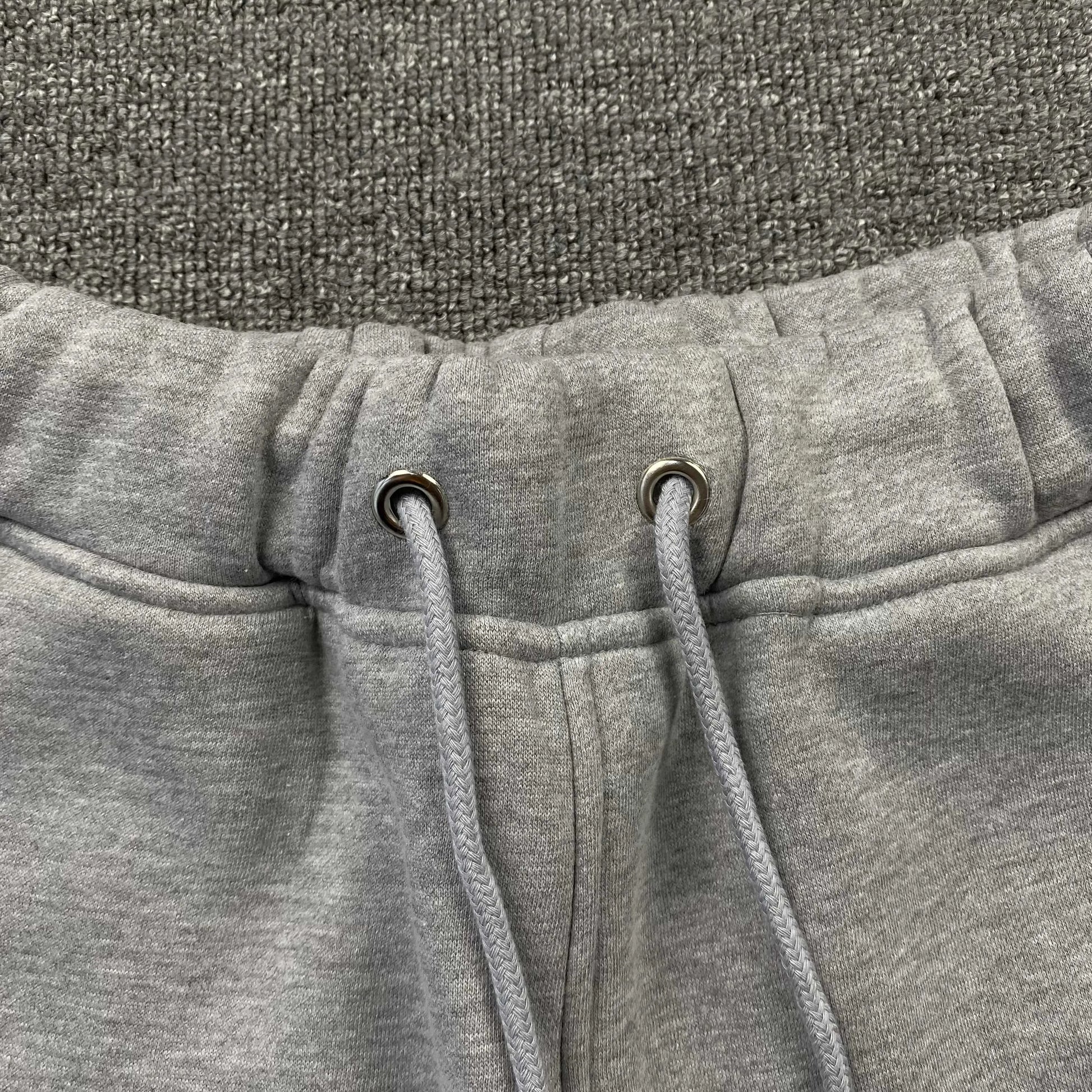 trapstar-chenille-decoded-tracksuit-grey-green-8-Drip Store Argentina