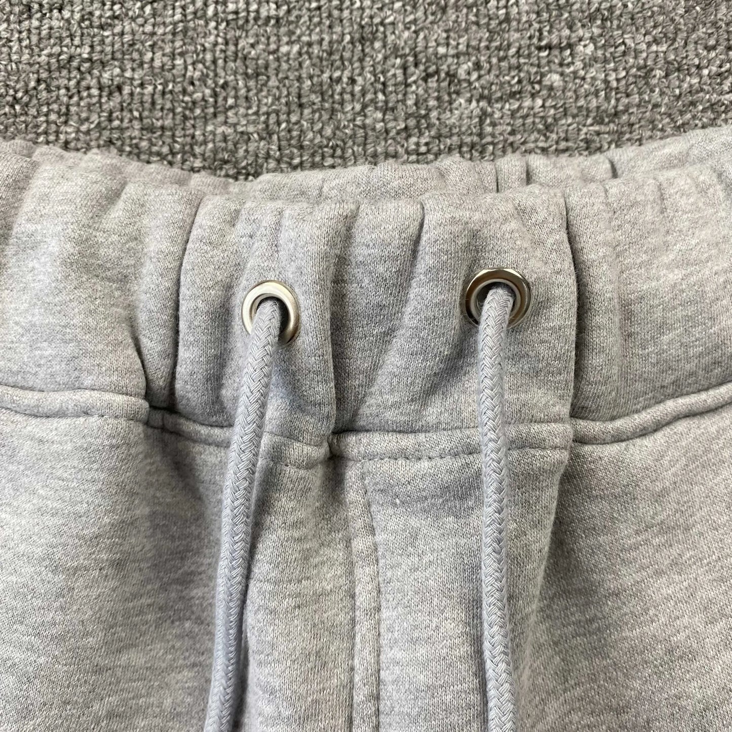 trapstar-chenille-decoded-tracksuit-grey-ice-flavours-10-Drip Store Argentina