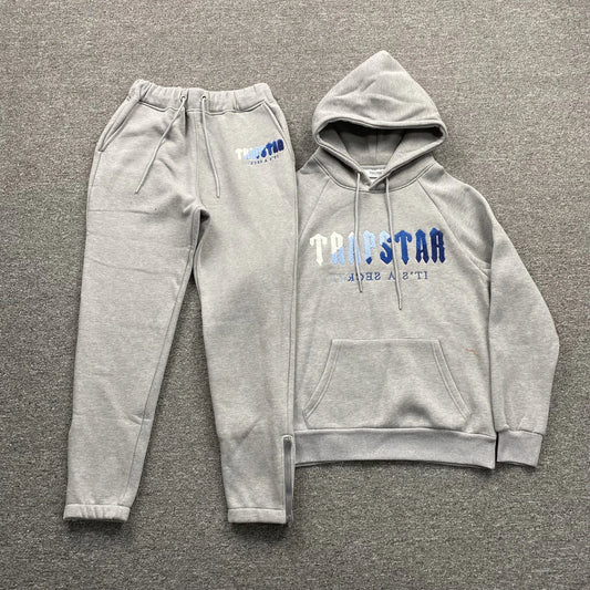 trapstar-chenille-decoded-tracksuit-grey-ice-flavours-2_0-edition-Drip Store Argentina
