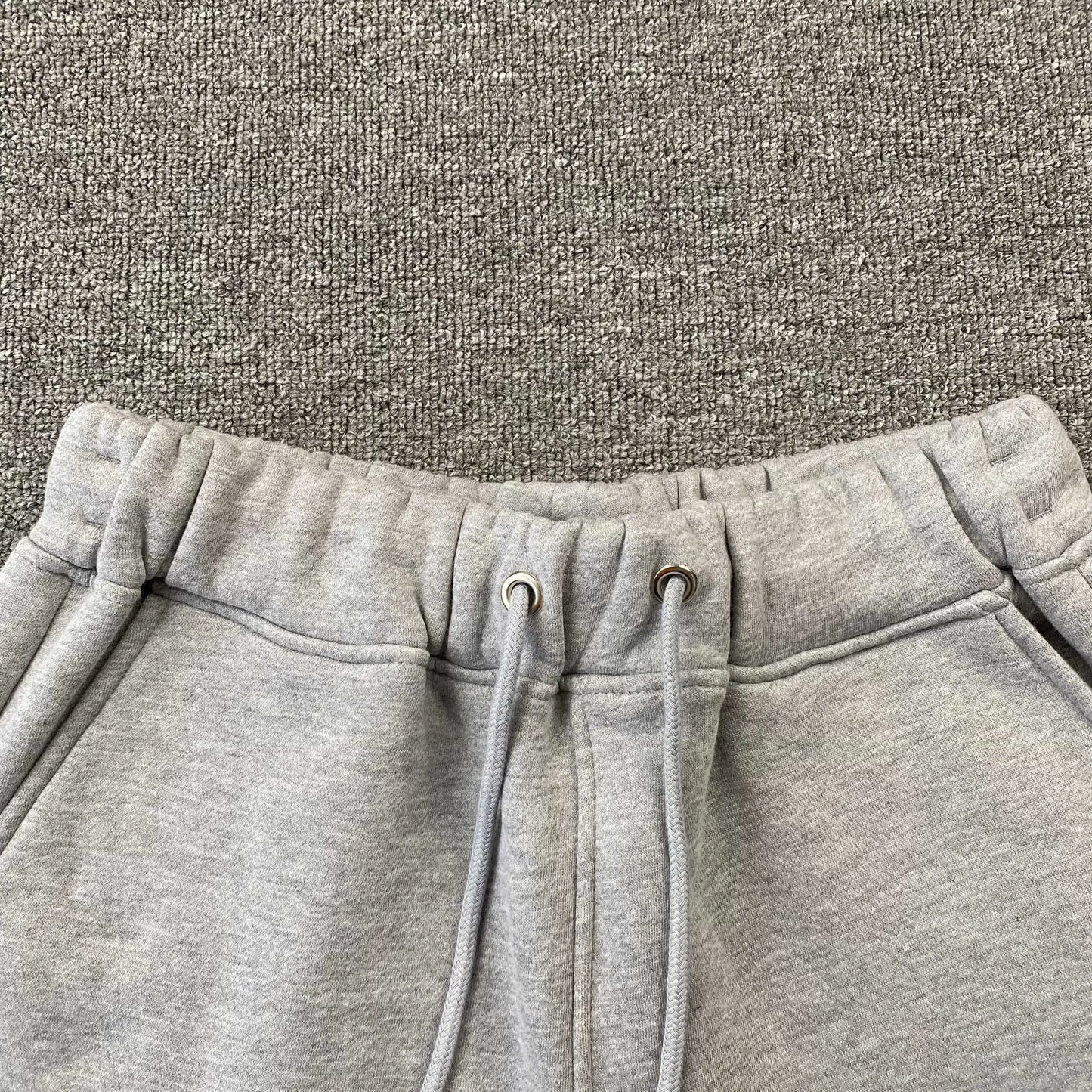 trapstar-chenille-decoded-tracksuit-grey-ice-flavours-8-Drip Store Argentina