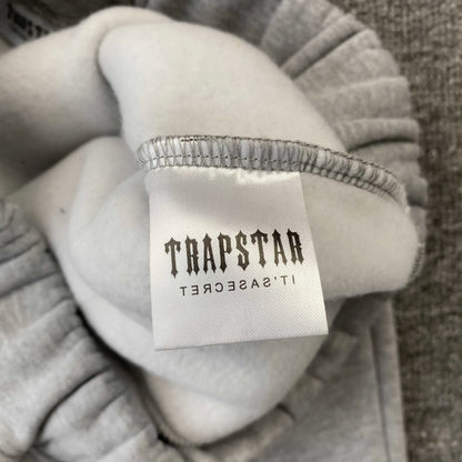 trapstar-chenille-decoded-tracksuit-grey-orange-12-Drip Store Argentina