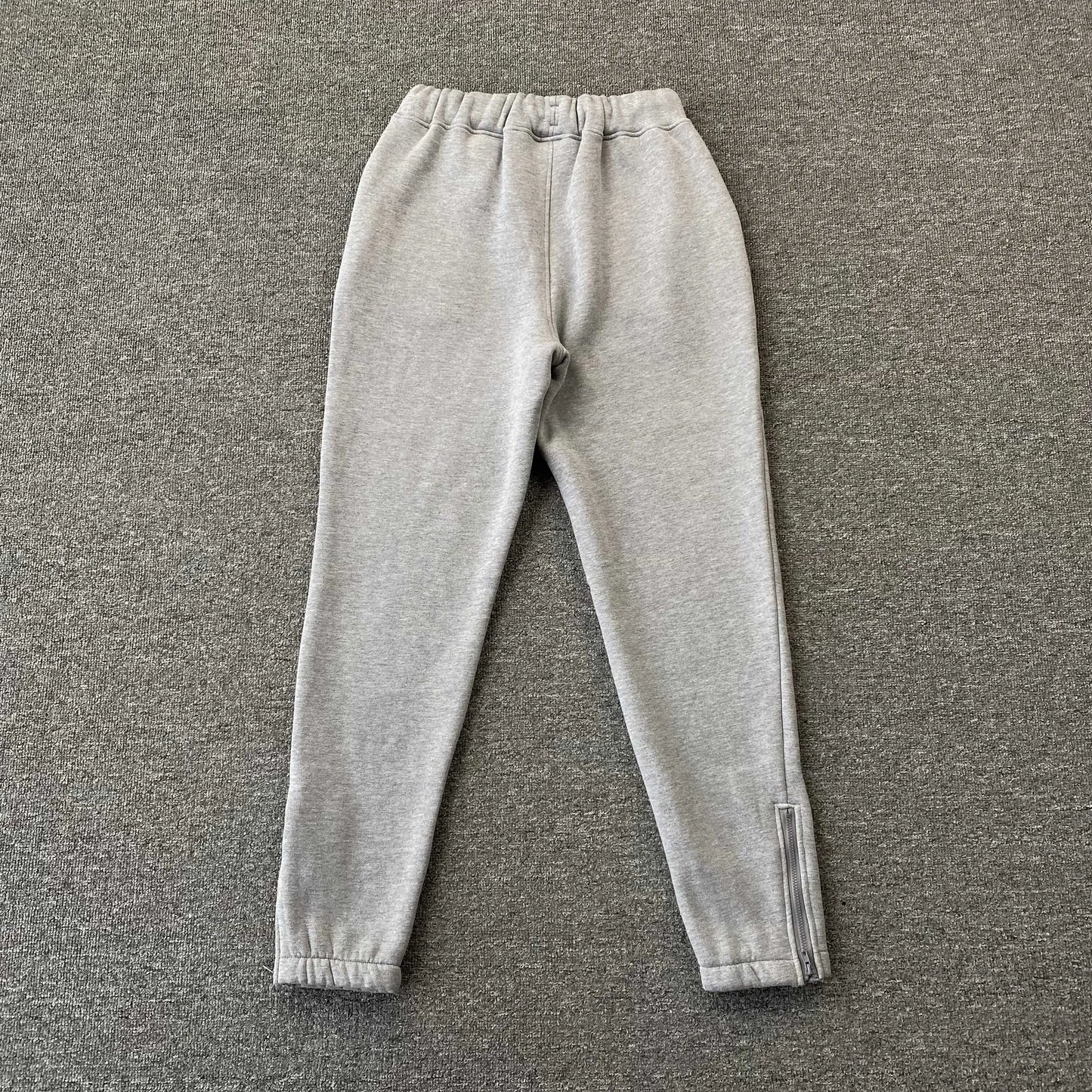 trapstar-chenille-decoded-tracksuit-grey-orange-15-Drip Store Argentina