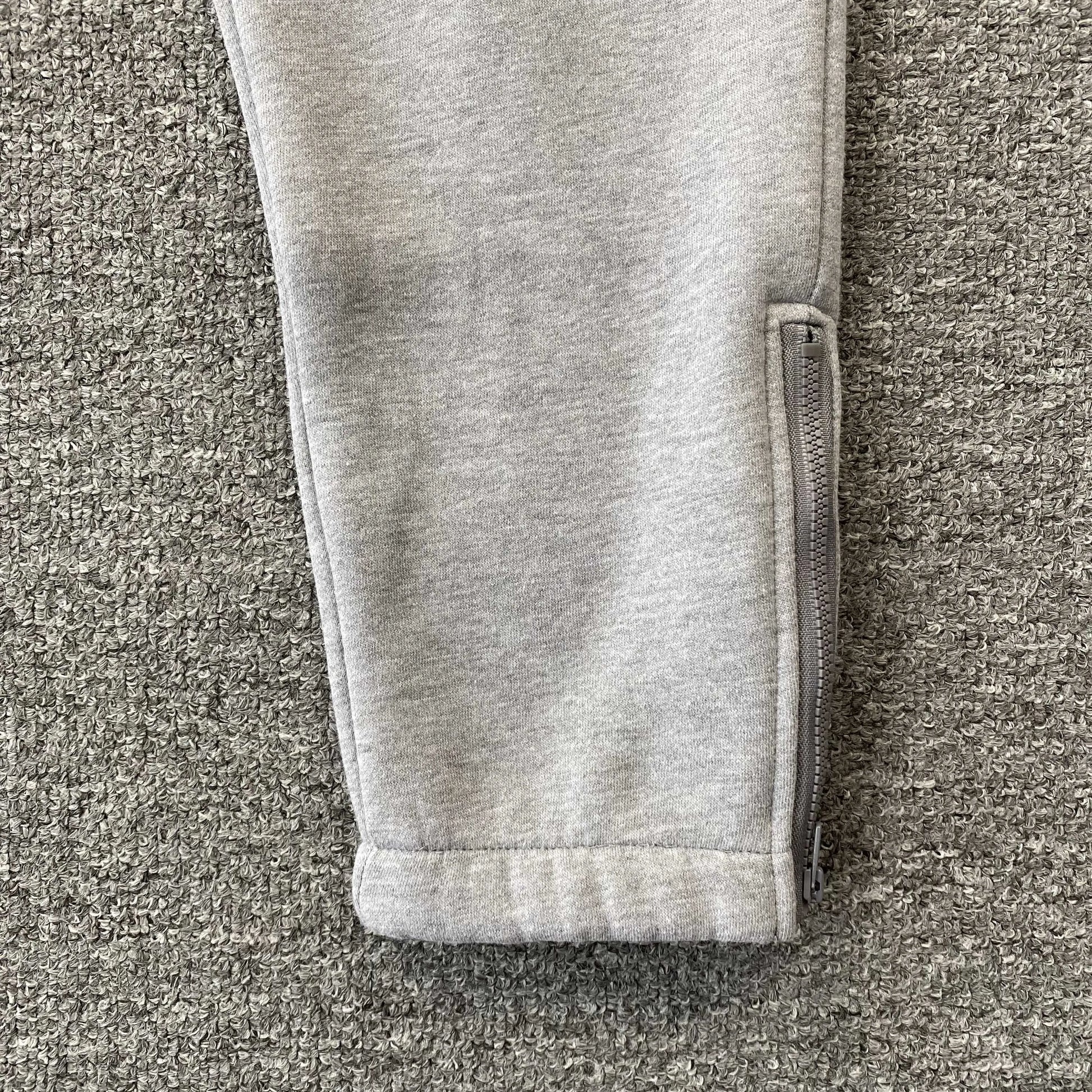 trapstar-chenille-decoded-tracksuit-grey-orange-9-Drip Store Argentina