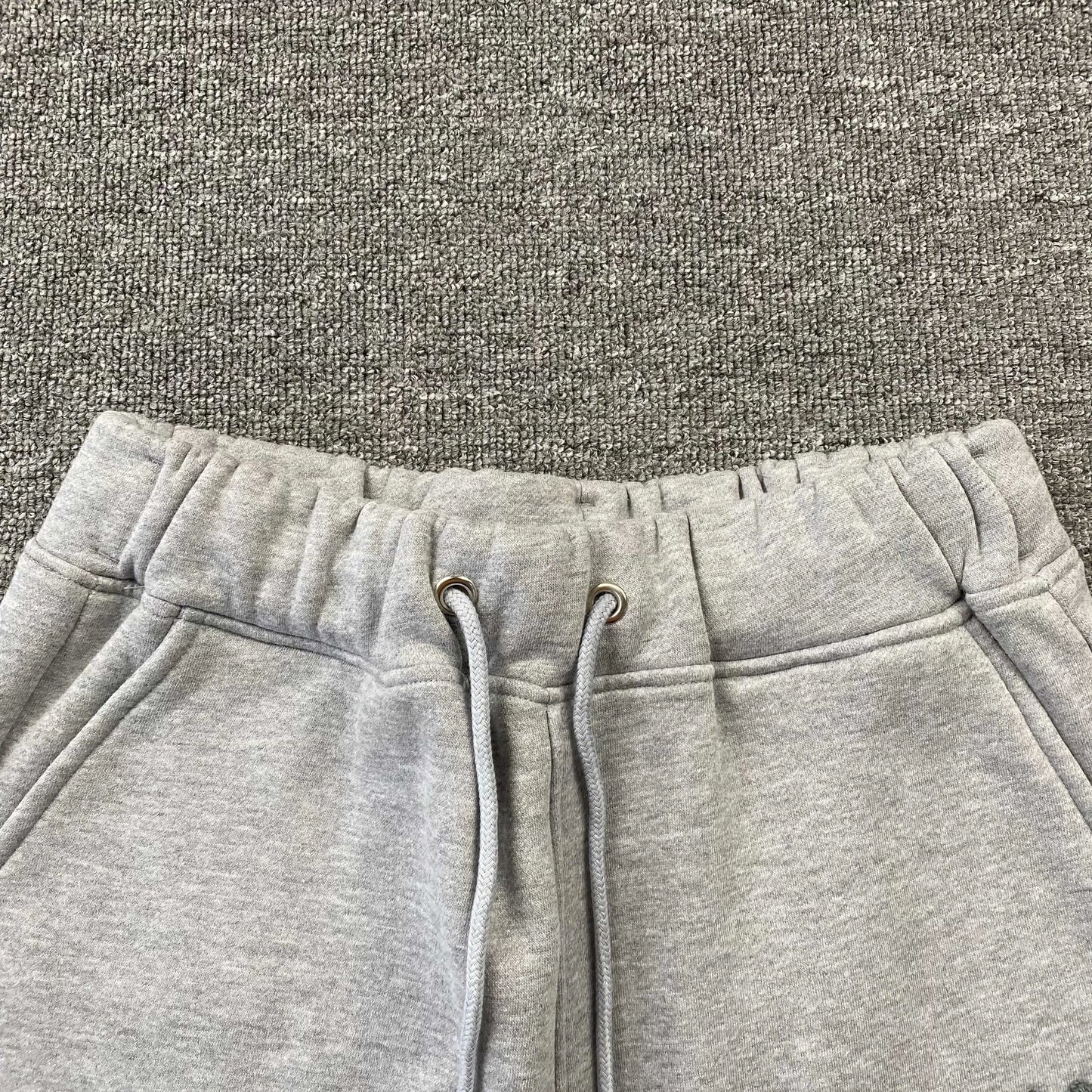 trapstar-chenille-decoded-tracksuit-grey-red-11-Drip Store Argentina