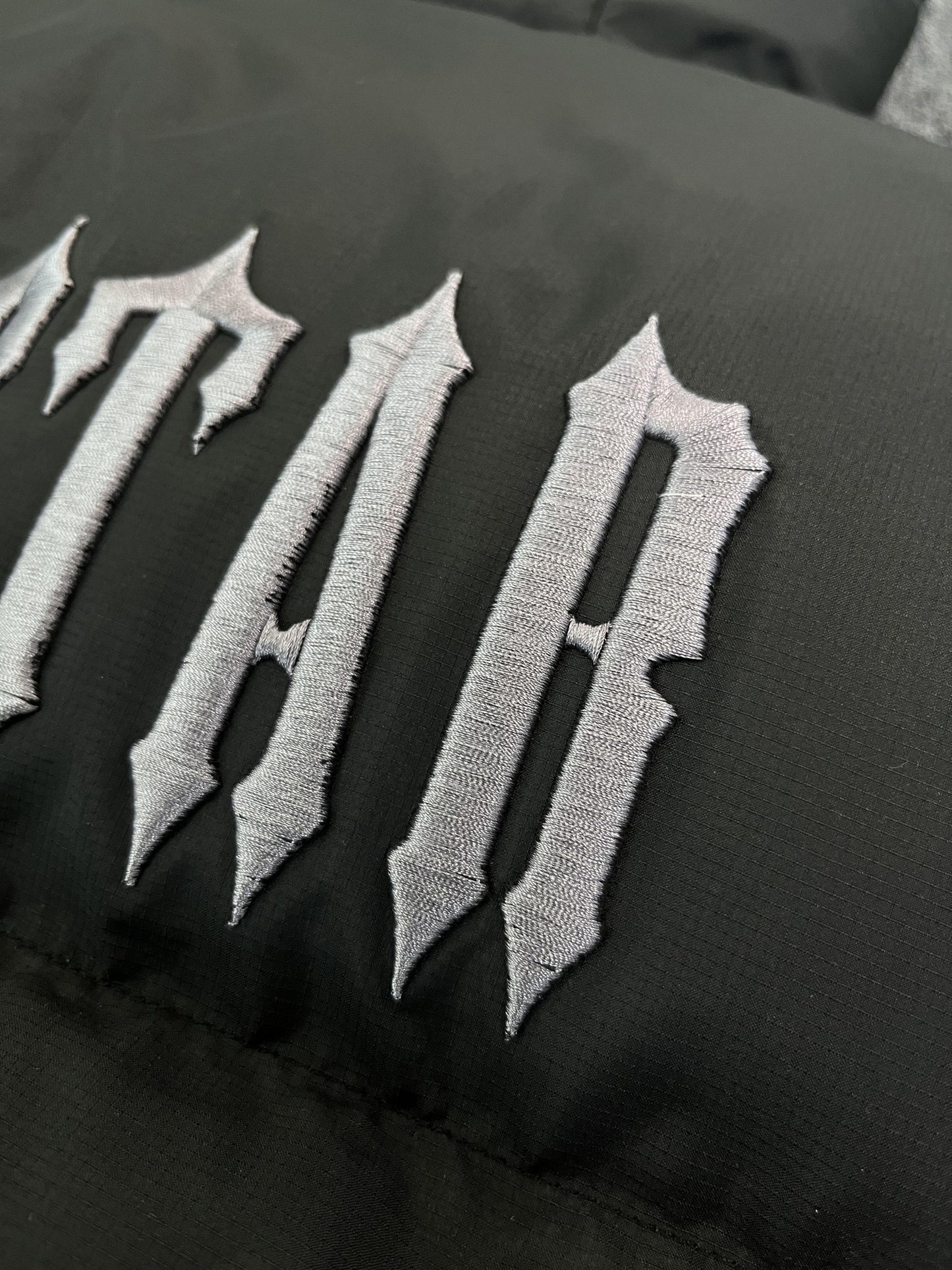 Campera Trapstar Decoded Hooded 2.0 Puffer Negra