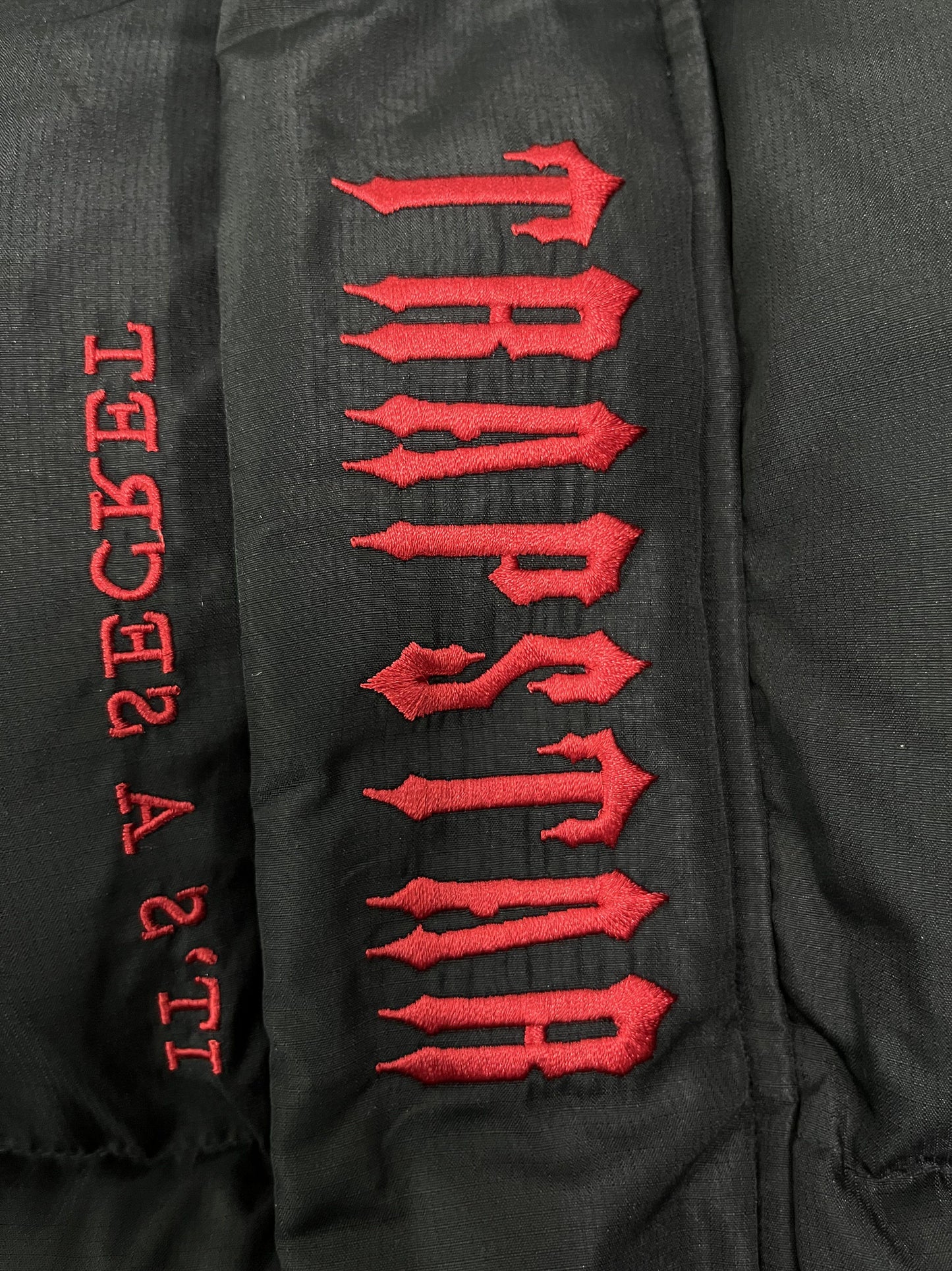 Campera Trapstar Decoded Hooded 2.0 Puffer Negra