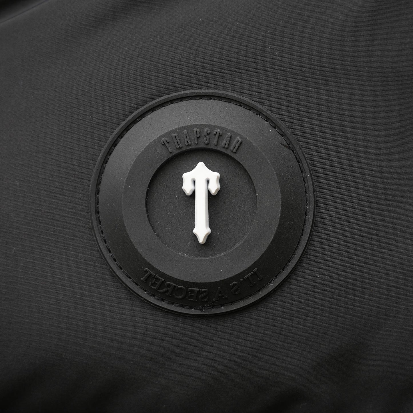 Campera Trapstar Decoded Puffer Negra