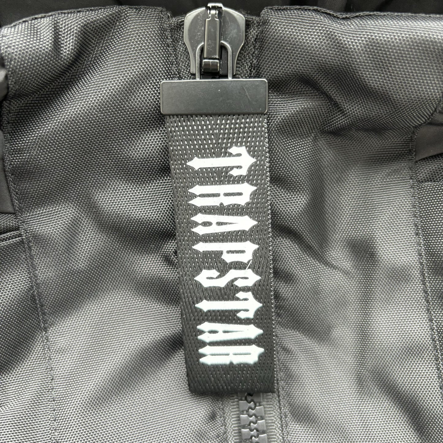 Campera Trapstar Decoded Puffer Gris