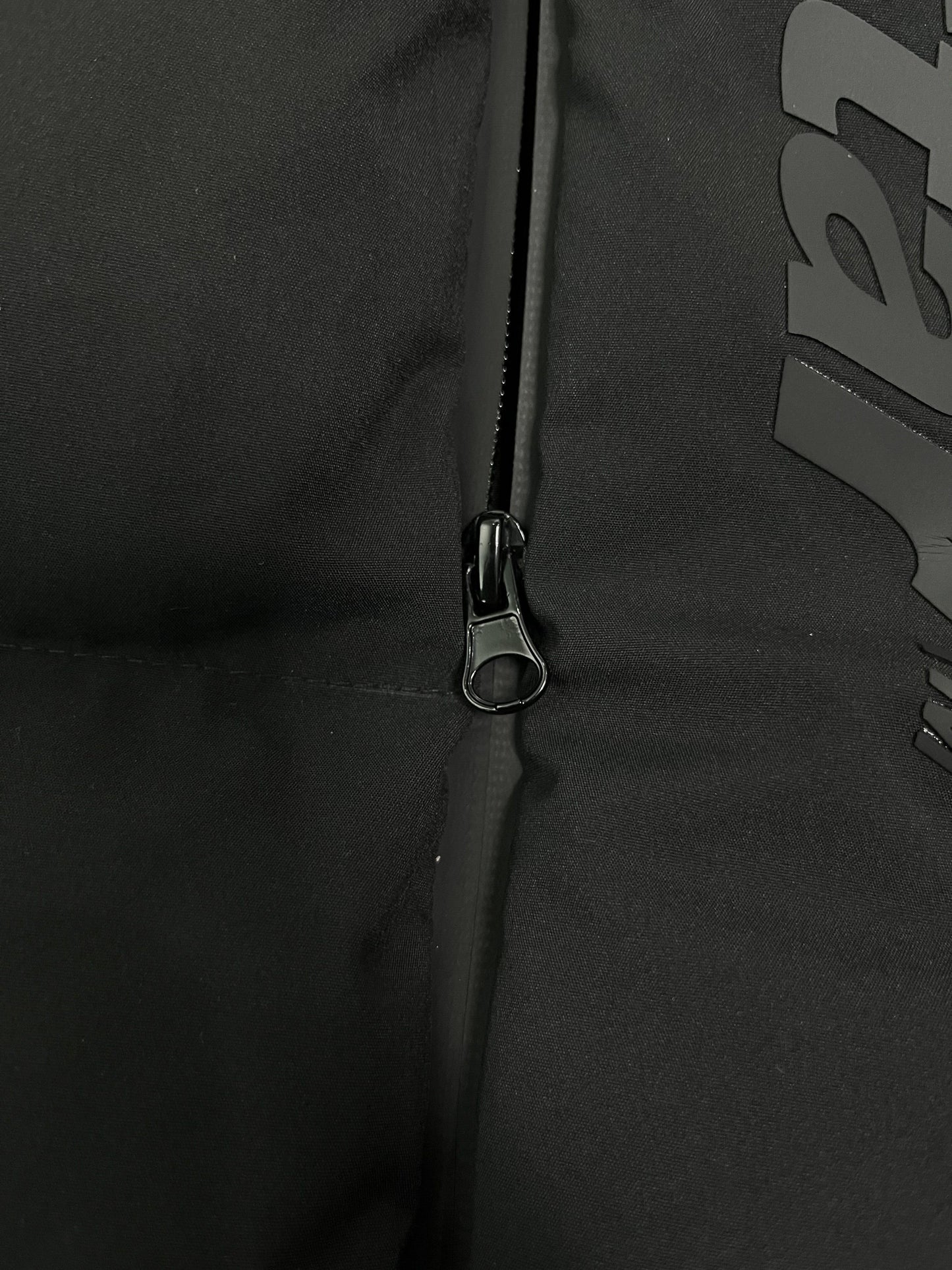 Campera Trapstar Hyperdrive Technical Puffer Negra