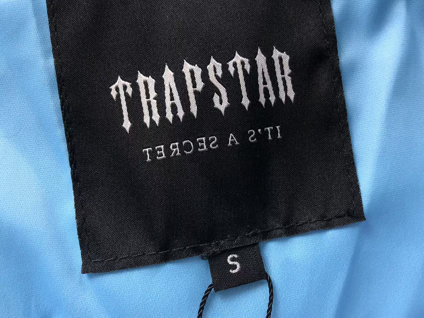 trapstar-hyperdrive-technical-puffer-jacket-gradient-blue-10-Drip Store Argentina