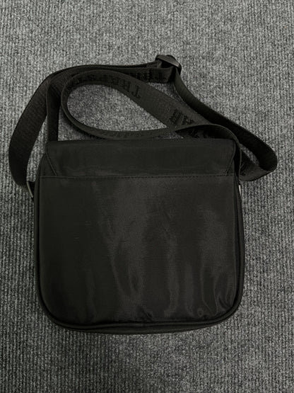 trapstar-irongate-1_0-crossbody-bag-gradient-blue-4-Drip Store Argentina