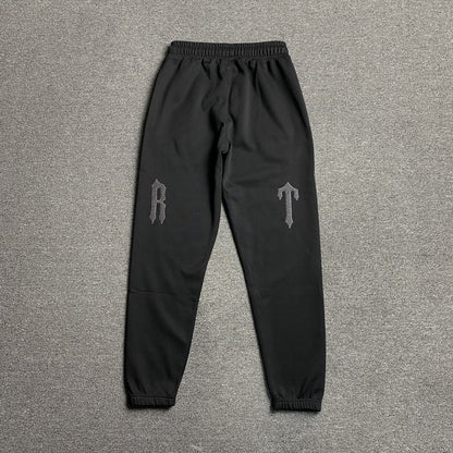 trapstar-irongate-arch-chenille-2_0-tracksuit-black-10_ca87d858-Drip Store Argentina