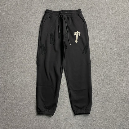 trapstar-irongate-arch-chenille-2_0-tracksuit-black-2_e2528f45-Drip Store Argentina