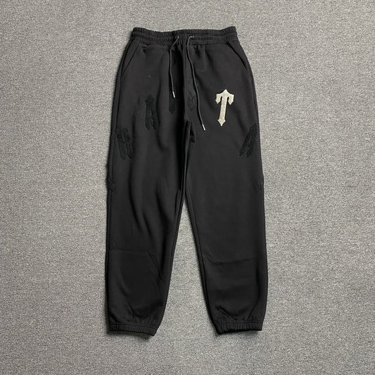 trapstar-irongate-arch-chenille-2_0-tracksuit-black-2_e2528f45-Drip Store Argentina