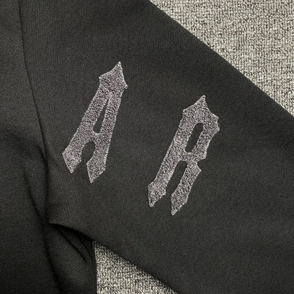 trapstar-irongate-arch-chenille-2_0-tracksuit-black-6_265eef5e-Drip Store Argentina