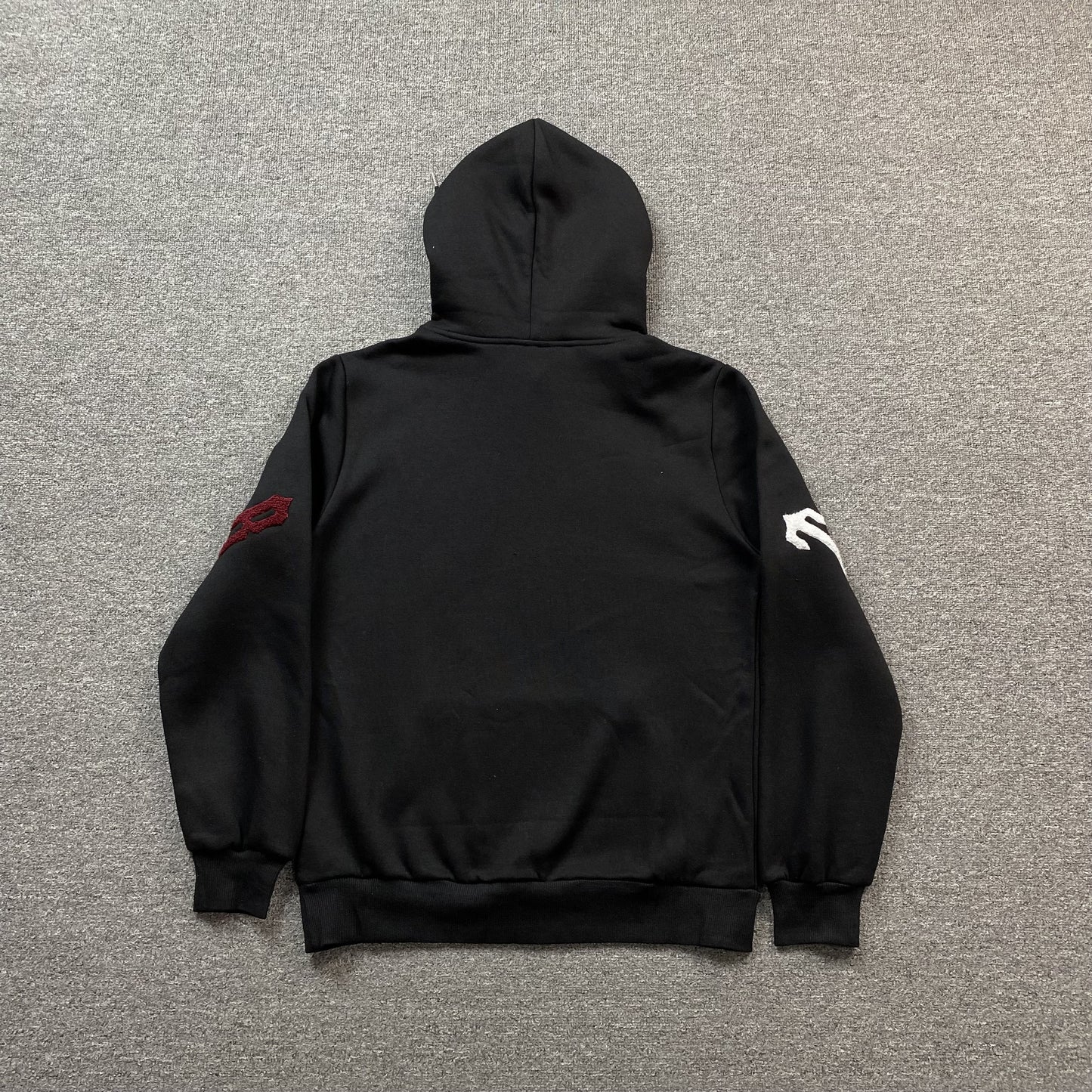 trapstar-irongate-arch-chenille-2_0-tracksuit-black-7-Drip Store Argentina