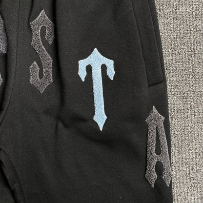 trapstar-irongate-arch-chenille-2_0-tracksuit-black-8_1468de91-Drip Store Argentina