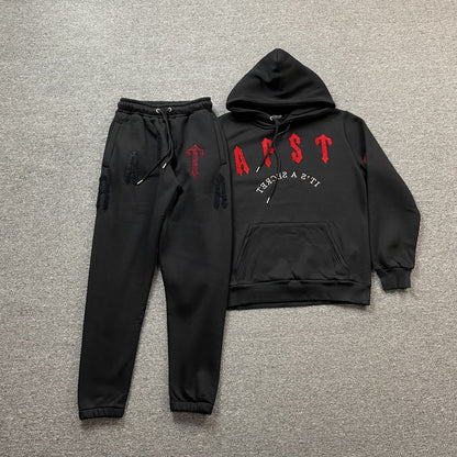 trapstar-irongate-arch-chenille-2_0-tracksuit-black-Drip Store Argentina