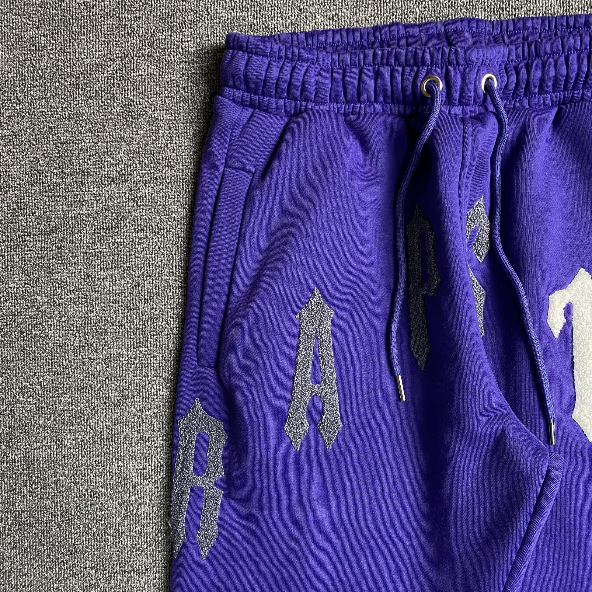 trapstar-irongate-arch-chenille-2_0-tracksuit-blue-7-Drip Store Argentina