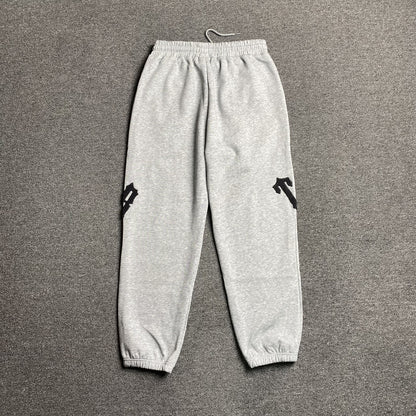 trapstar-irongate-arch-chenille-2_0-tracksuit-grey-4-Drip Store Argentina