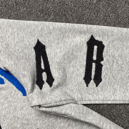 trapstar-irongate-arch-chenille-2_0-tracksuit-grey-8-Drip Store Argentina