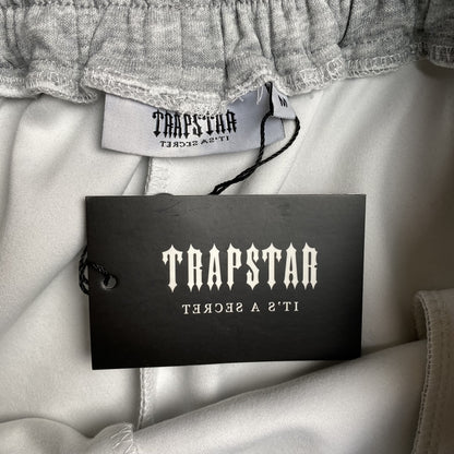 trapstar-irongate-arch-chenille-2_0-tracksuit-grey-9-Drip Store Argentina