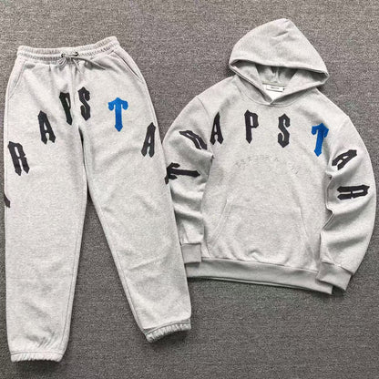 trapstar-irongate-arch-chenille-2_0-tracksuit-grey-Drip Store Argentina