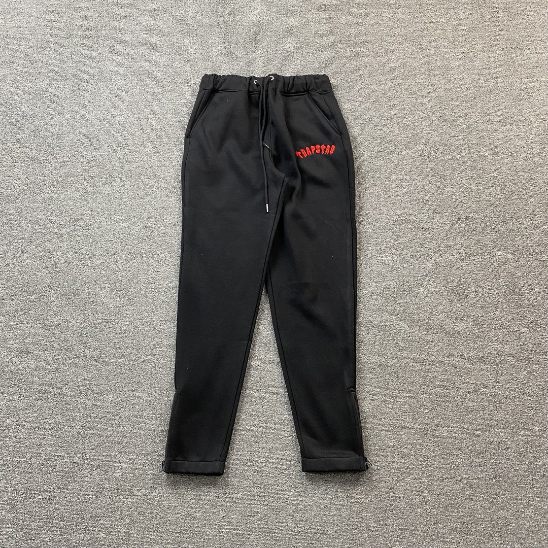 trapstar-irongate-arch-chenille-tracksuit-black-2-Drip Store Argentina