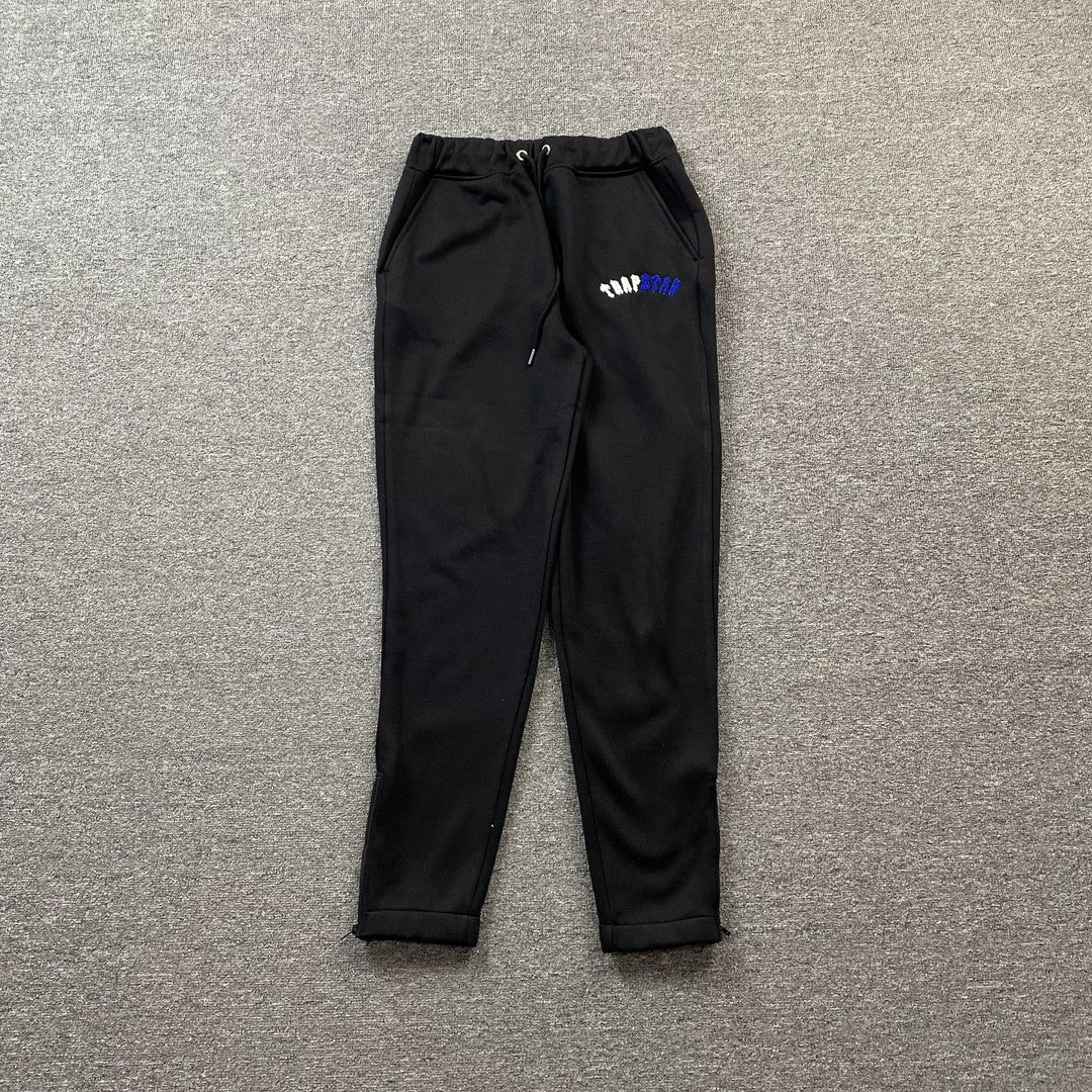 trapstar-irongate-arch-chenille-tracksuit-black-2_8f4f98dc-Drip Store Argentina