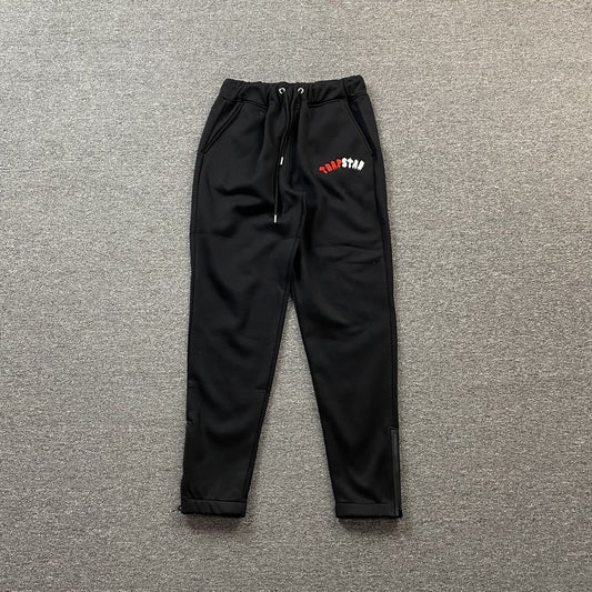 trapstar-irongate-arch-chenille-tracksuit-black-2_a1a82d18-Drip Store Argentina