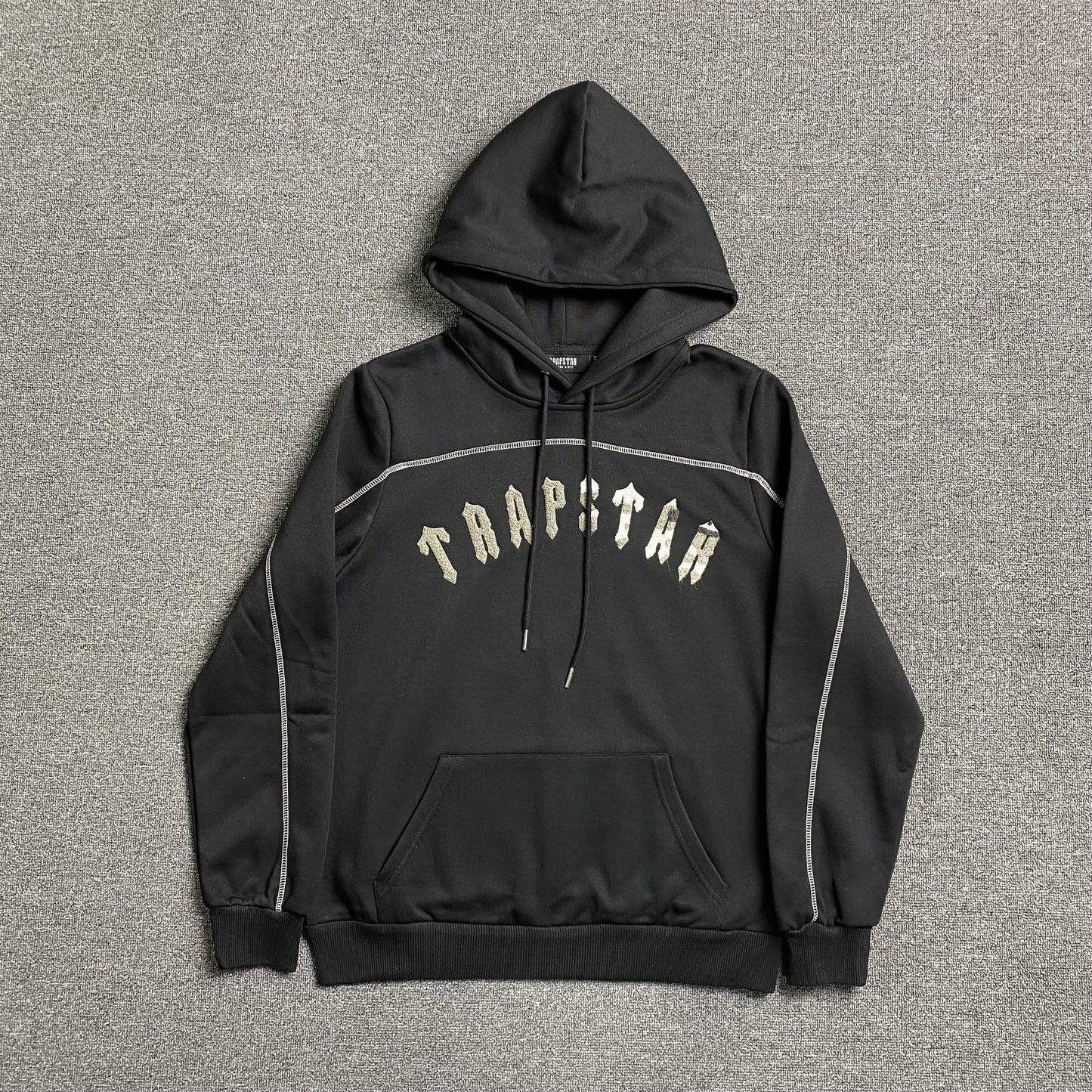 trapstar-irongate-arch-chenille-tracksuit-black-2_a4fc5522-Drip Store Argentina